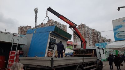 У Києві чоловік погрожував спалити себе живцем, протестуючи проти демонтажу МАФів