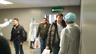В одеському аеропорту перевіряють пасажирів на наявність коронавірусу В одеському аеропорту перевіряють пасажирів на наявність коронавірусу