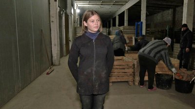 Волинський фермер господарює на землі та займається волонтерством Волинський фермер господарює на землі та займається волонтерством