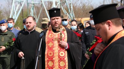 У Дніпрі вшанували пам’ять загиблих бійців У Дніпрі вшанували пам’ять загиблих бійців