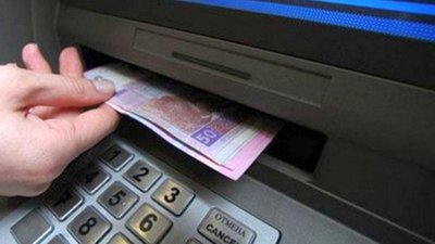 “Вичерпав ліміт”. На Сумщині чоловік украв усі гроші з рахунку колеги - поліція