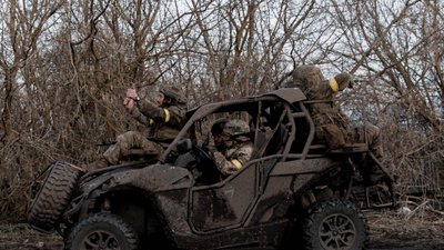 Бійці 57 ОМПБр