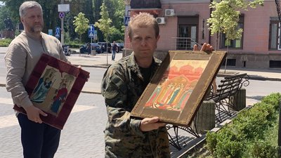 Ікони, які евакуювали з Лисичанська, привезли до Тернополя Ікони, які евакуювали з Лисичанська, привезли до Тернополя