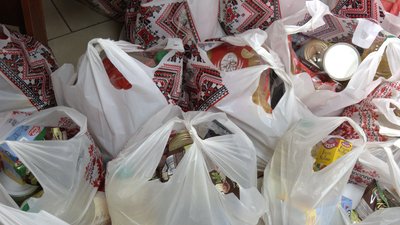 Роздають допомогу та одяг. Як волонтери "Спільноти святого Егідія" у Франківську допомагають переселенцям Роздають допомогу та одяг. Як волонтери "Спільноти святого Егідія" у Франківську допомагають переселенцям