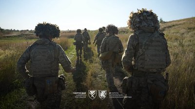 Десантники 81 окремої аеромобільної Слобожанської бригади 7 корпусу ДШВ під час підготовки