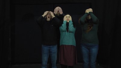 Актори аматорського театру "Дзеркало" репетирують фрагменти вистави Актори аматорського театру "Дзеркало" репетирують фрагменти вистави