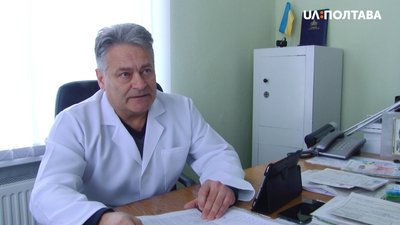 Головний лікар пологового відділення у Карлівці Олександр Сіренко Головний лікар пологового відділення у Карлівці Олександр Сіренко