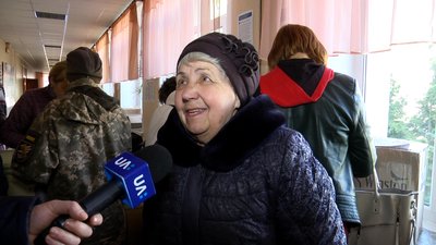 У Житомирі зібрали посилки для військових на передову У Житомирі зібрали посилки для військових на передову