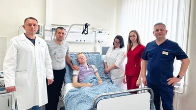 Батько віддав сину свою нирку: у Вінниці провели вже другу операцію з трансплантації нирки