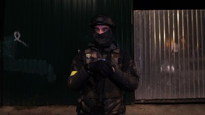 "Ніхто тут не чекає жодного російського громадянина": власник кав'ярні патрулює вулиці Одеси. ВІДЕО "Ніхто тут не чекає жодного російського громадянина": власник кав'ярні патрулює вулиці Одеси. ВІДЕО