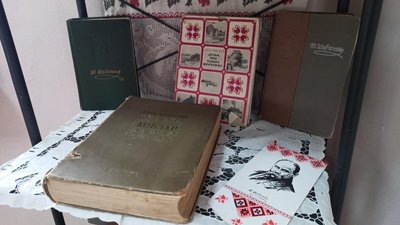Сторічний "Кобзар", книжки та документи. У Кам’янському на Дніпропетровщині відкрили вставку, присвячену Шевченку Сторічний "Кобзар", книжки та документи. У Кам’янському на Дніпропетровщині відкрили вставку, присвячену Шевченку