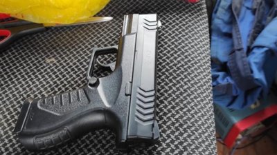 На Хмельниччині озброєний чоловік вчинив розбійний напад на банк
