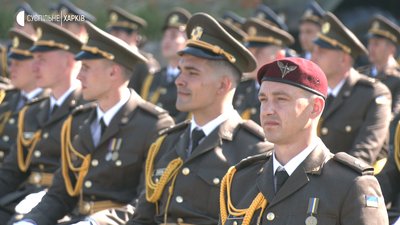 В масках та на відстані: Харківський університет Повітряних Сил випустив 585 офіцерів В масках та на відстані: Харківський університет Повітряних Сил випустив 585 офіцерів