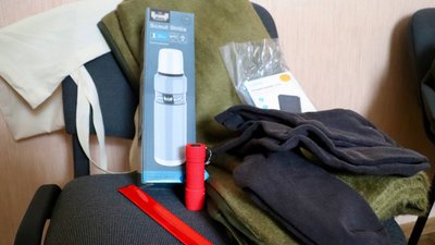 Пакунки тепла роздають соцпрацівники У Чернігові: хто може розраховувати на допомогу