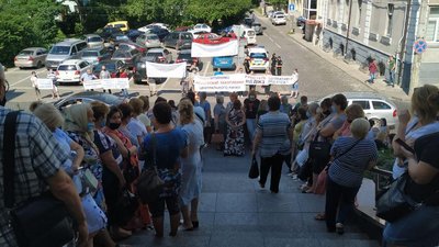 Під Луцькрадою - протест працівників ринку