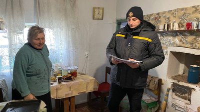 Безпечне опалення: як рятувальники та соцслужби інструктують людей на Миколаївщині Безпечне опалення: як рятувальники та соцслужби інструктують людей на Миколаївщині