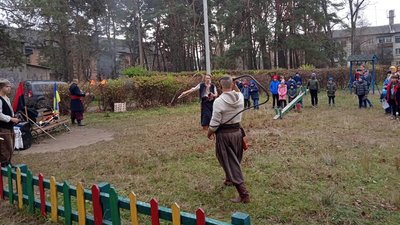 У Житомирі відбувся вуличний проєкт "Козацькі читання та розваги" У Житомирі відбувся вуличний проєкт "Козацькі читання та розваги"