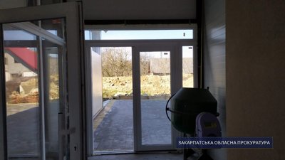 Понад 1,2 млн грн при будівництві ЦНАПу на Ужгородщині – підозрюють директора та інженера