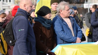 У Рівному попрощалися із загиблим військовим Сергієм Юрчилом У Рівному попрощалися із загиблим військовим Сергієм Юрчилом