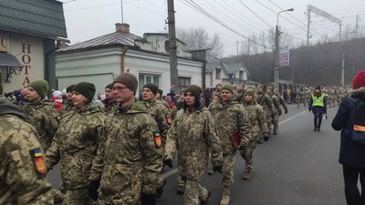 У Тернополі артилеристи вийшли на військовий марш У Тернополі артилеристи вийшли на військовий марш