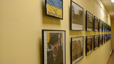 У Миколаєві відкрилась фотовиставка "Під прапором моєї Батьківщини" У Миколаєві відкрилась фотовиставка "Під прапором моєї Батьківщини"