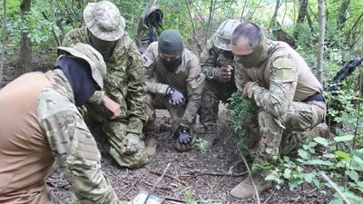 Морські піхотинці з одеської бригади тренуються запобігати диверсіям Морські піхотинці з одеської бригади тренуються запобігати диверсіям