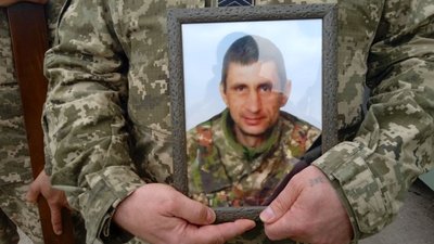 На Тернопільщині попрощались з військовослужбовцем Михайлом Завадою