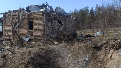 Будинок, який зазнав пошкоджень внаслідок ракетного удару по Осколу