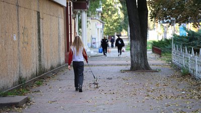 Херсон, місто, вулиця, фанера на вікнах