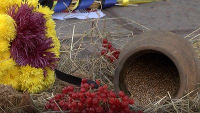 У Херсоні вшанували загиблих під час Голодоморів в Україні У Херсоні вшанували загиблих під час Голодоморів в Україні
