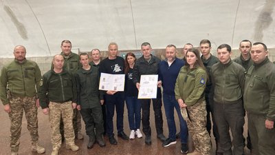 У Харкові погасили марку з серії "Слава Збройним силам України" У Харкові погасили марку з серії "Слава Збройним силам України"