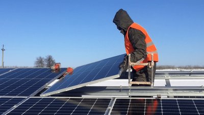 Не заплатили за роботу 31 млн. У Сумах під стінами облради мітингували будівельники електростанції