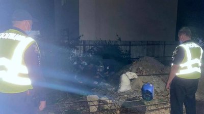 Вісьмох нелегальних мігрантів затримали на Закарпатті Вісьмох нелегальних мігрантів затримали на Закарпатті