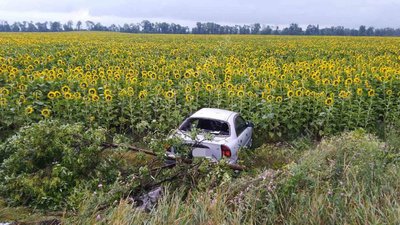 Автівка у кюветі: на Черкащині сталася аварія