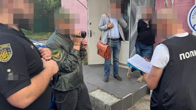 На Хмельниччині викрили незаконний канал для переправлення військовозобов'язаних за кордон
