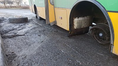 Занесло на дорозі: в Луцьку – аварія за участю маршрутки Занесло на дорозі: в Луцьку – аварія за участю маршрутки