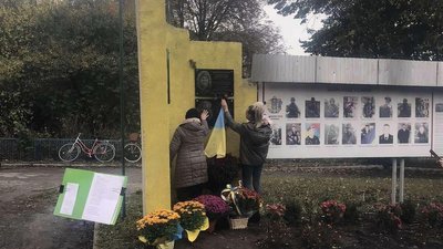 Відкрили меморіальні дошки двом бійцям