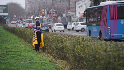 Дитина на акції-нагадуванні про полонених та зниклих безвісти у Миколаєві