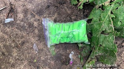 Впіймали на "гарячому": поліція затримала хмельничанина з наркотиками