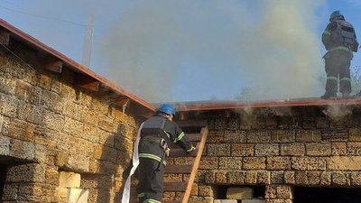 В Очакові та Куцурубській громаді через обстріли військами РФ спалахнули три пожежі В Очакові та Куцурубській громаді через обстріли військами РФ спалахнули три пожежі