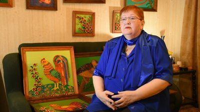 Кавун, огірок та калина: полтавська майстриня створює картини з насіння та кісточок