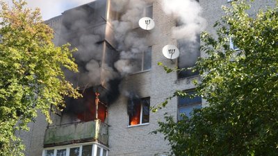 У Львові через пожежу в квартирі евакуювали людей