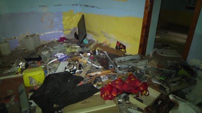 У Житомирі під час повітряної тривоги люди не змогли потрапити в укриття У Житомирі під час повітряної тривоги люди не змогли потрапити в укриття