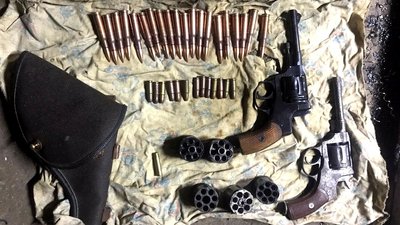 На Херсонщині поліцейські викрили підпільну майстерню із виготовлення зброї