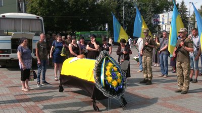 У Рівному попрощались із 43-річним військовим Євгеном Білодубом