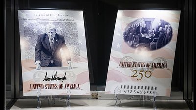 Паспорт США з Трампом