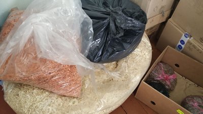 Волонтери з Волині готують сухий борщ для військових