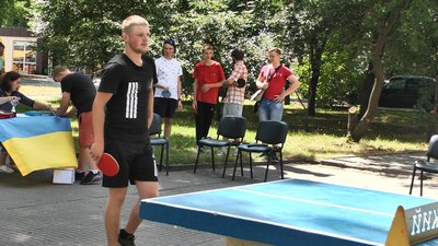 Максим Чайка приїхав на тенісний турнір до Хмельницького з Ярмолинець. Максим Чайка приїхав на тенісний турнір до Хмельницького з Ярмолинець.