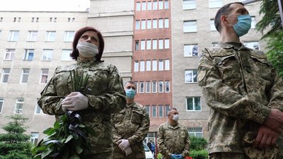 У Львові прощаються з керівником військового госпіталю Іваном Гайдою У Львові прощаються з керівником військового госпіталю Іваном Гайдою
