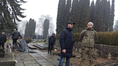 У Тернополі попрощалися із загиблим військовослужбовцем Олегом Зубиком У Тернополі попрощалися із загиблим військовослужбовцем Олегом Зубиком